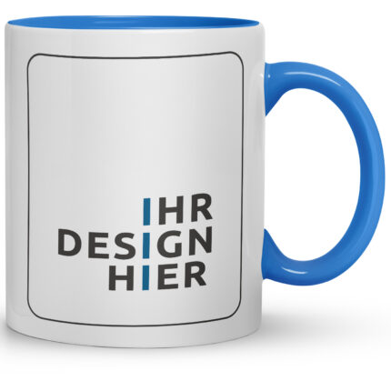 Frontale Ansicht einer weißen Tasse mit blauem Henkel und großem leerem Druckbereich „Ihr Design hier“ – ideale Vorlage zum Kaffeetasse bedrucken